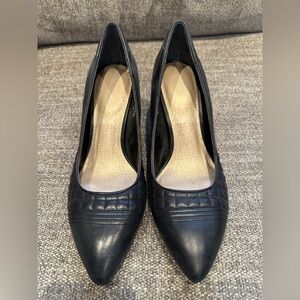 ROCKPORT Ladies Women's Size 7.5 Medium Black Heeled Dress Shoes Pumps